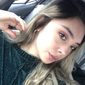 Meet your Posher, Isabel